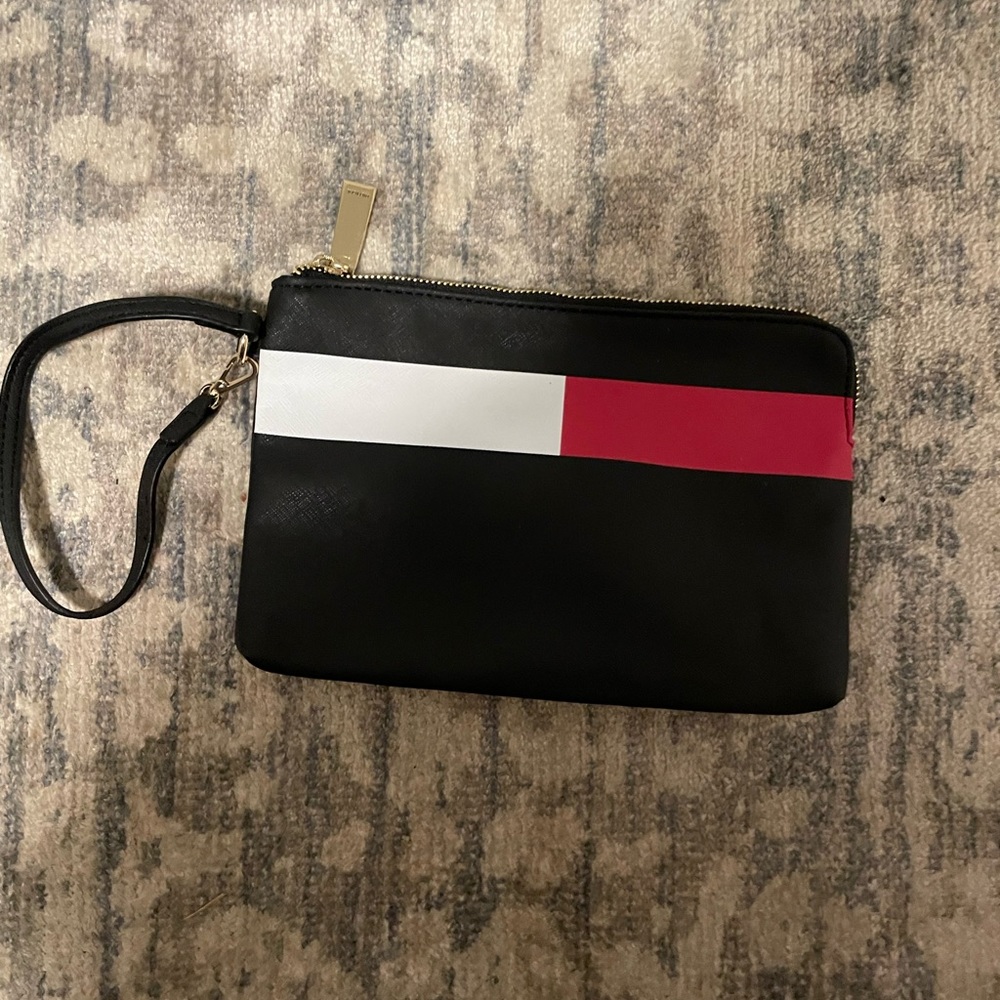Brand New Tommy Hilfiger Wristlet (sticker still on zipper)
